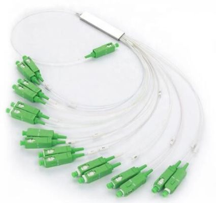 O SC APC 1 entrou 8 o divisor de aço do PLC da fibra ótica do tubo da saída 1x8